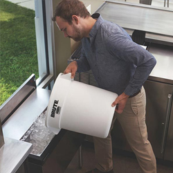 Round BRUTE Containers & Accessories